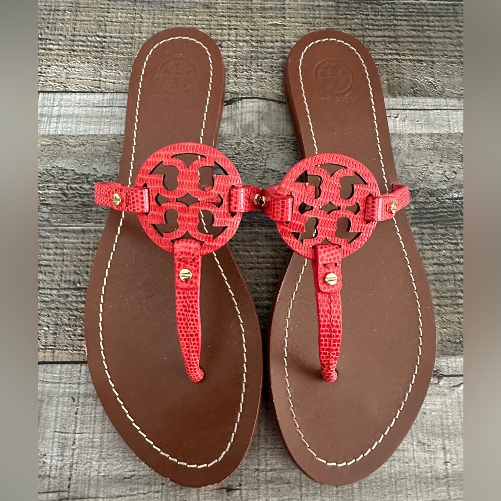 Tory Burch Chic Red Sandals with Cutout Design